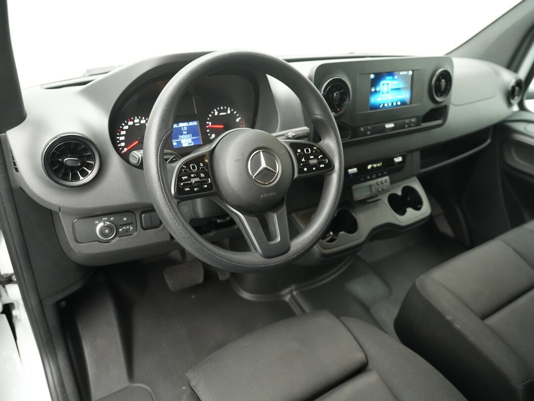 Mercedes Sprinter 317 CDI Closed box refrigerated Automaat Koel/Vrieswagen Achterdeuren Thermo King AC/Climate MBUX Carplay Navi Camera Euro6 Koel… – foto 3 – kavel bij BAS World A