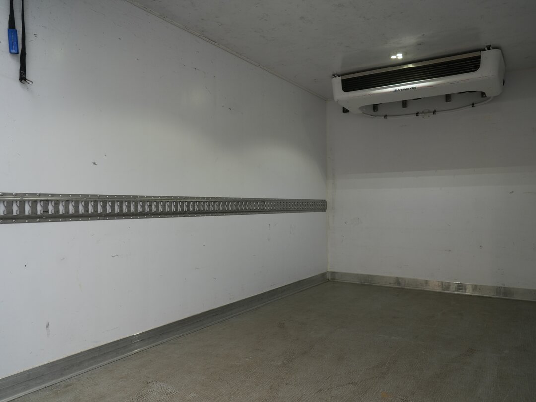 Mercedes Sprinter 317 CDI Closed box refrigerated Automaat Koel/Vrieswagen Achterdeuren Thermo King AC/Climate MBUX Carplay Navi Camera Euro6 Koel… – foto 10 – kavel bij BAS World 