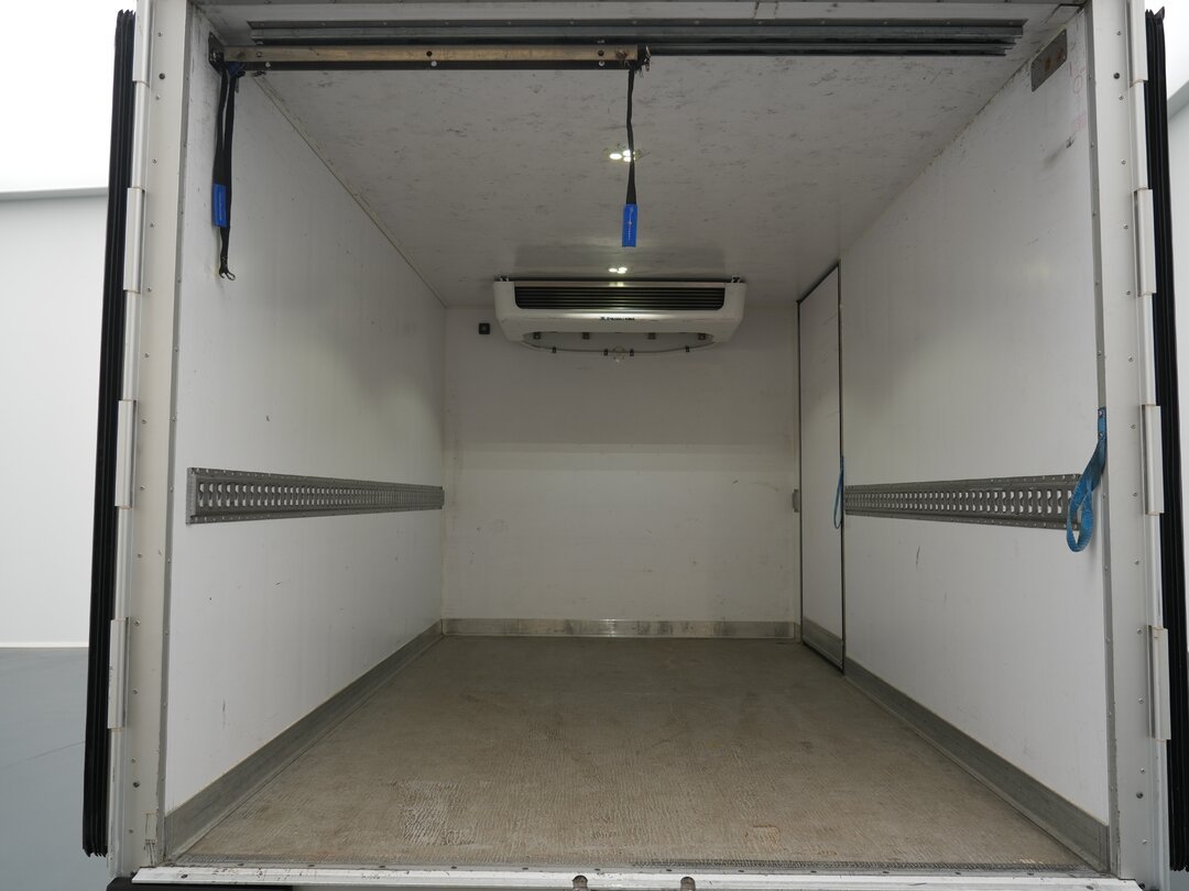 Mercedes Sprinter 317 CDI Closed box refrigerated Automaat Koel/Vrieswagen Achterdeuren Thermo King AC/Climate MBUX Carplay Navi Camera Euro6 Koel… – foto 9 – kavel bij BAS World A