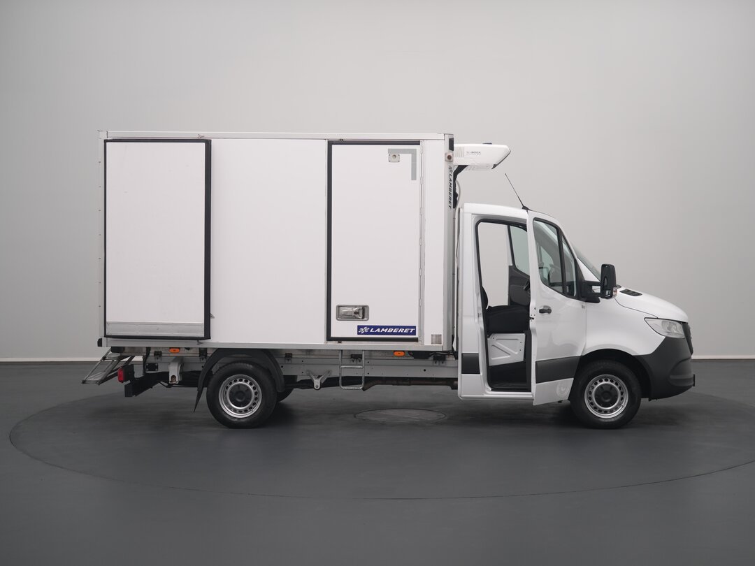 Mercedes Sprinter 317 CDI Closed box refrigerated Automaat Koel/Vrieswagen Achterdeuren Thermo King AC/Climate MBUX Carplay Navi Camera Euro6 Koel… – foto 6 – kavel bij BAS World A