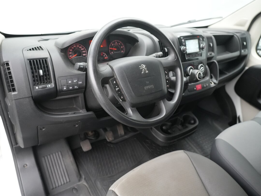 Peugeot Boxer 165PK Open Open Laadbak Airco Navi Trekhaak Euro6 Pritsche Pickup – foto 3 – kavel bij BAS World Auctions, Veghel