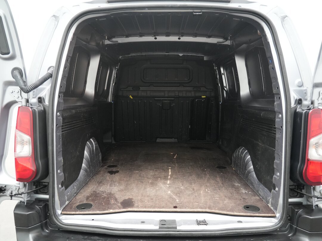 Fiat Doblo 130pk Closed van Automaat L2H1 Airco Navi Carplay Camera Cruise Euro6 Maxi – foto 9 – kavel bij BAS World Auctions, Veghel