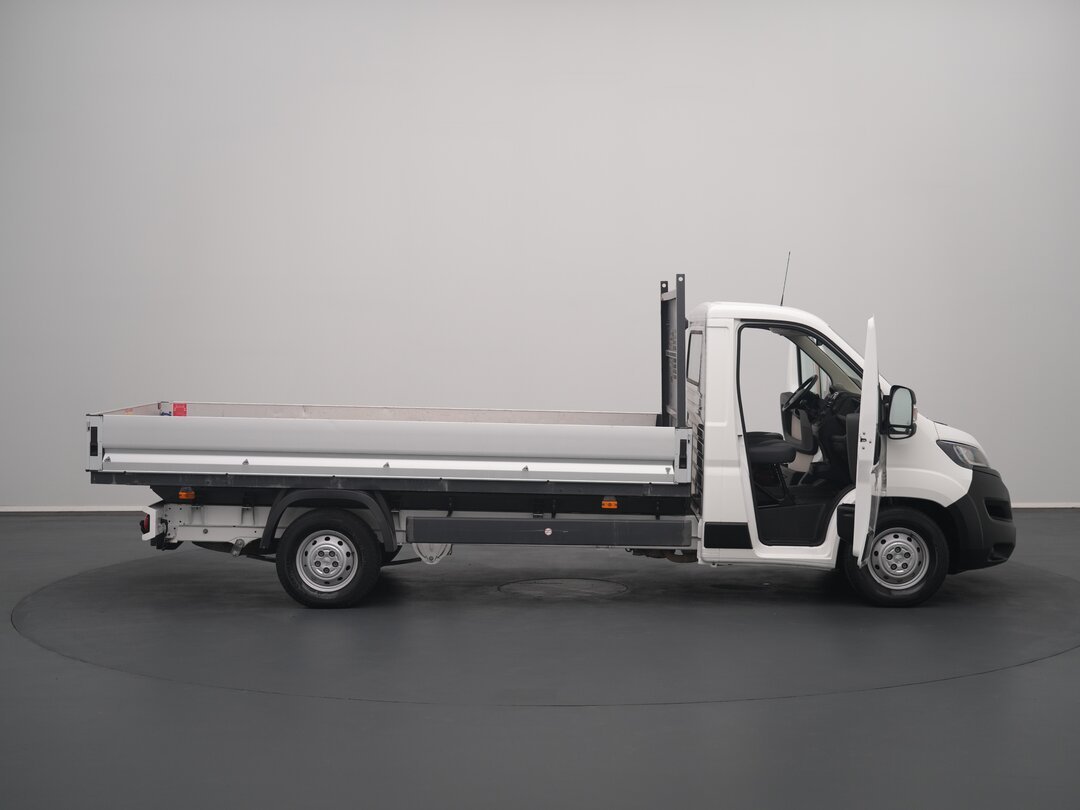 Peugeot Boxer 165PK Open Open Laadbak Airco Navi Trekhaak Euro6 Pritsche Pickup – foto 7 – kavel bij BAS World Auctions, Veghel