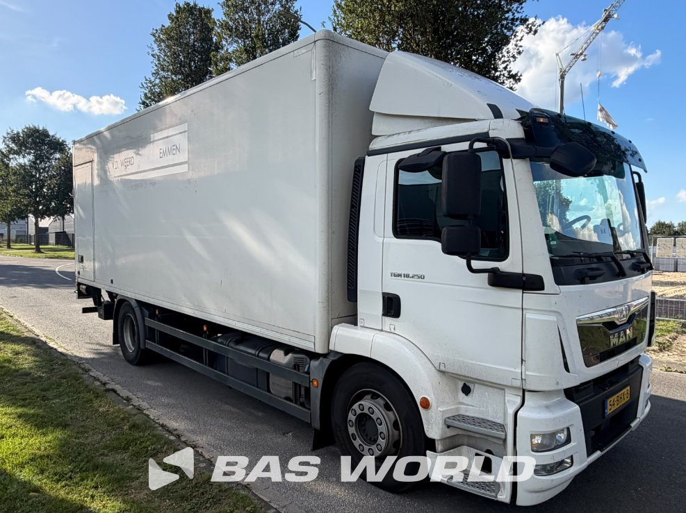 MAN TGM Closed Truck Taillift – foto 2 – kavel bij BAS World Auctions, Veghel