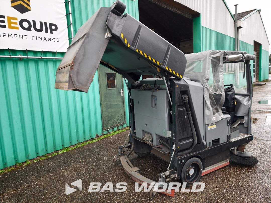 Kärcher B 300 R LPG Sweeper Machine – foto 2 – kavel bij BAS World Auctions, Rotterdam