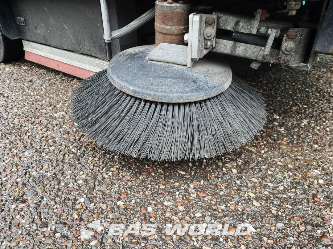 Kärcher B 300 R LPG Sweeper Machine – foto 5 – kavel bij BAS World Auctions, Rotterdam