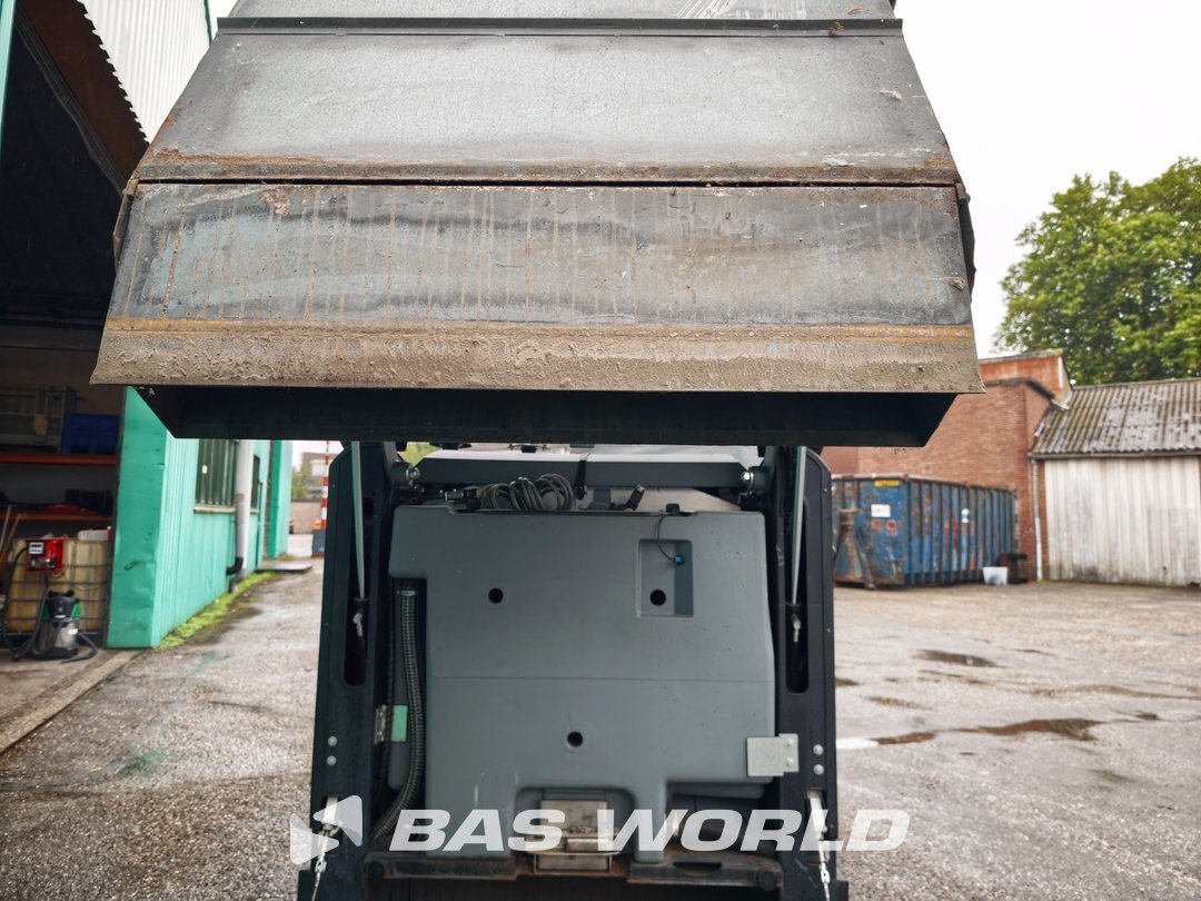 Kärcher B 300 R LPG Sweeper Machine – foto 4 – kavel bij BAS World Auctions, Rotterdam