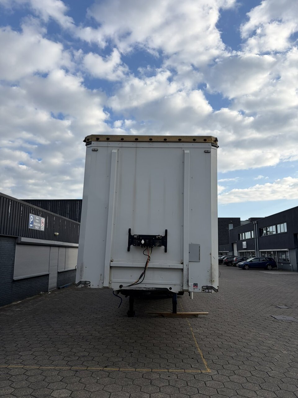 Pacton B3-001 Curtainsides Semi Trailer Full Air – foto 2 – kavel bij BAS World Auctions, Best