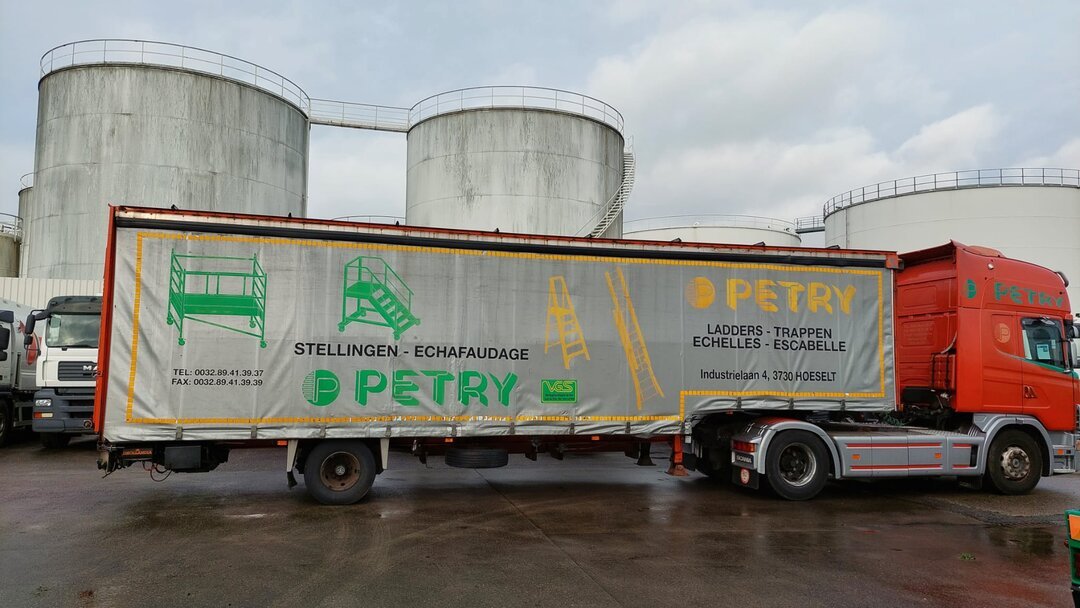 Jans Curtainsides Semi Trailer Tailgate – foto 2 – kavel bij BAS World Auctions, Lummen