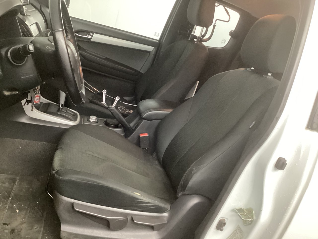 Isuzu D-Max 1.9 Extended Cab X-Country 2020 – foto 5 – kavel bij BAS World Auctions, Veghel
