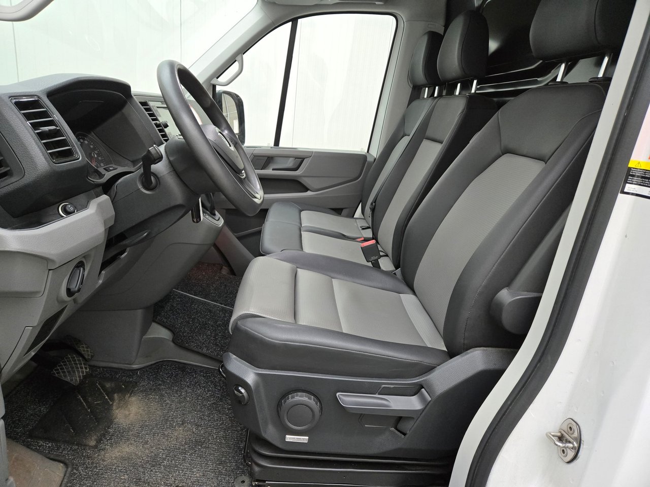 Volkswagen Crafter 35 2.0 TDI L3H3 2021 – foto 5 – kavel bij BAS World Auctions, Veghel
