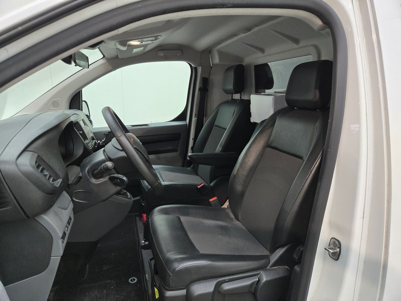 Citroen Jumpy 1.5 BlueHDI 100 M Club 2020 – foto 5 – kavel bij BAS World Auctions, Veghel