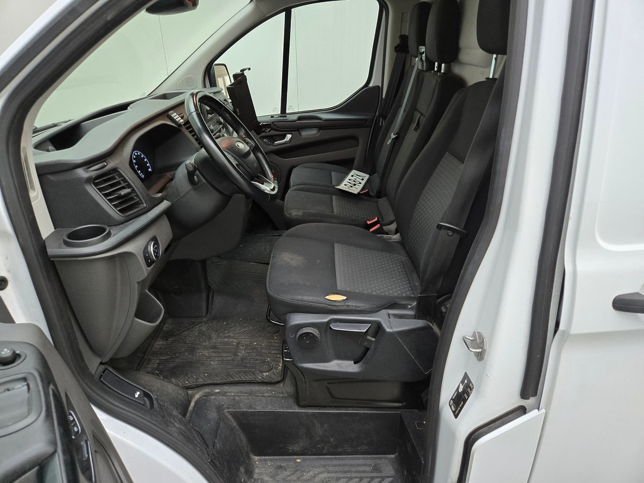 Ford Transit Custom 300 2.0 TDCI L2H1 Trend 2019 – foto 5 – kavel bij BAS World Auctions, Veghel