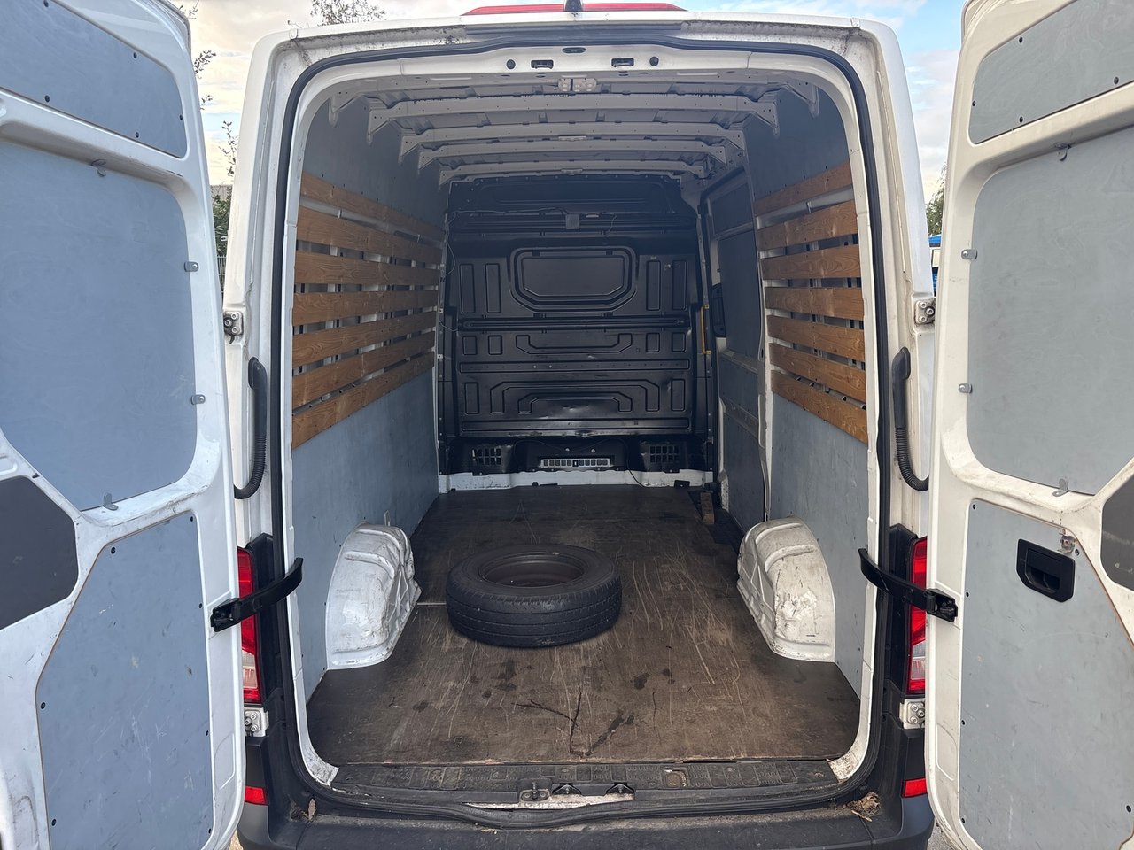 Volkswagen Crafter 35 2.0 TDI L3H3 2018 – foto 9 – kavel bij BAS World Auctions, Veghel