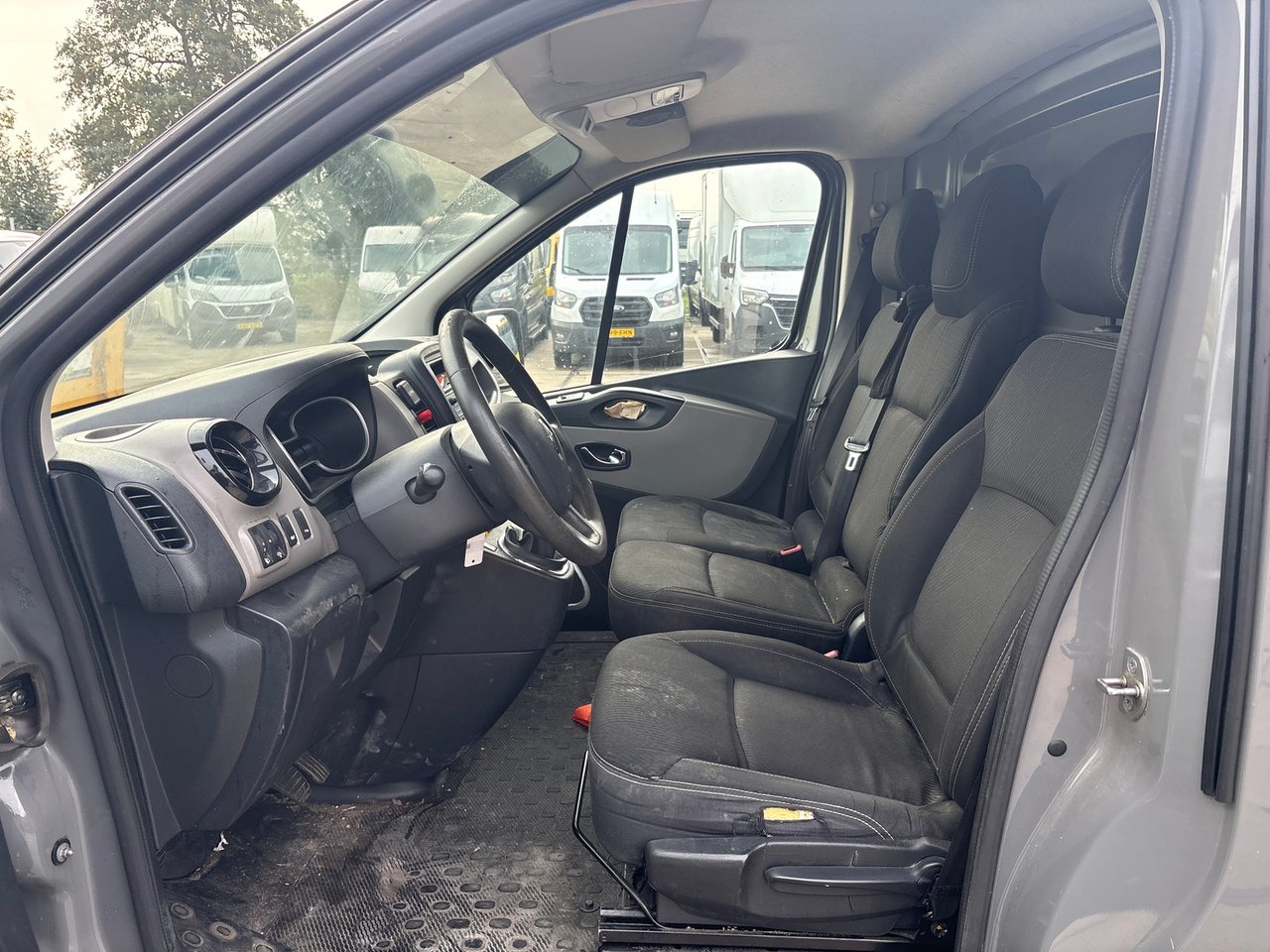 Renault Trafic 1.6 dCi T29 L2H1 Comfort 2015 – foto 6 – kavel bij BAS World Auctions, Veghel