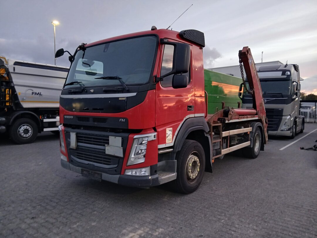 Volvo FM Skiploader Truck Cruise Control Day Cab – foto 2 – kavel bij BAS World Auctions, Veghel