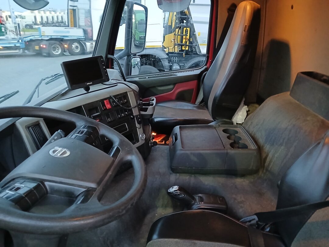 Volvo FM Skiploader Truck Cruise Control Day Cab – foto 5 – kavel bij BAS World Auctions, Veghel