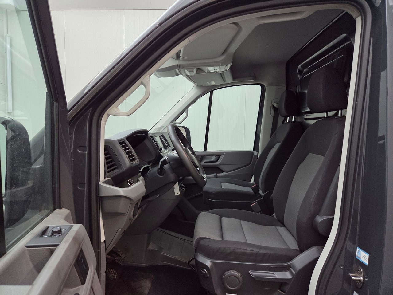 Volkswagen Crafter 35 2.0 TDI L3H3 Comfortline 2018 – foto 10 – kavel bij BAS World Auctions, Veghel