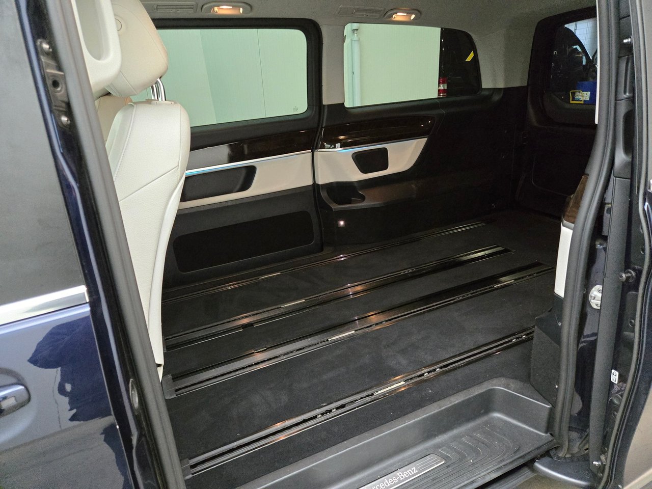 Mercedes-Benz V-klasse 250d Lang DC Avantgarde Edition 2018 – foto 9 – kavel bij BAS World Auctions, Veghel