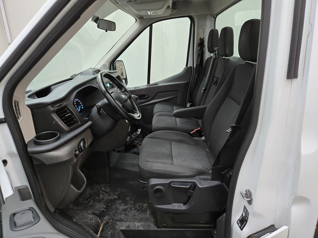 Ford Transit 350 2.0 TDCI L3H1 Trend 2021 – foto 6 – kavel bij BAS World Auctions, Veghel