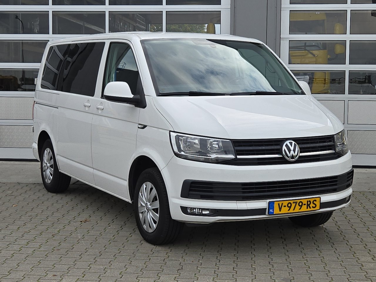 Volkswagen Transporter 2.0 TDI L1H2 Highline 2018 – foto 3 – kavel bij BAS World Auctions, Veghel