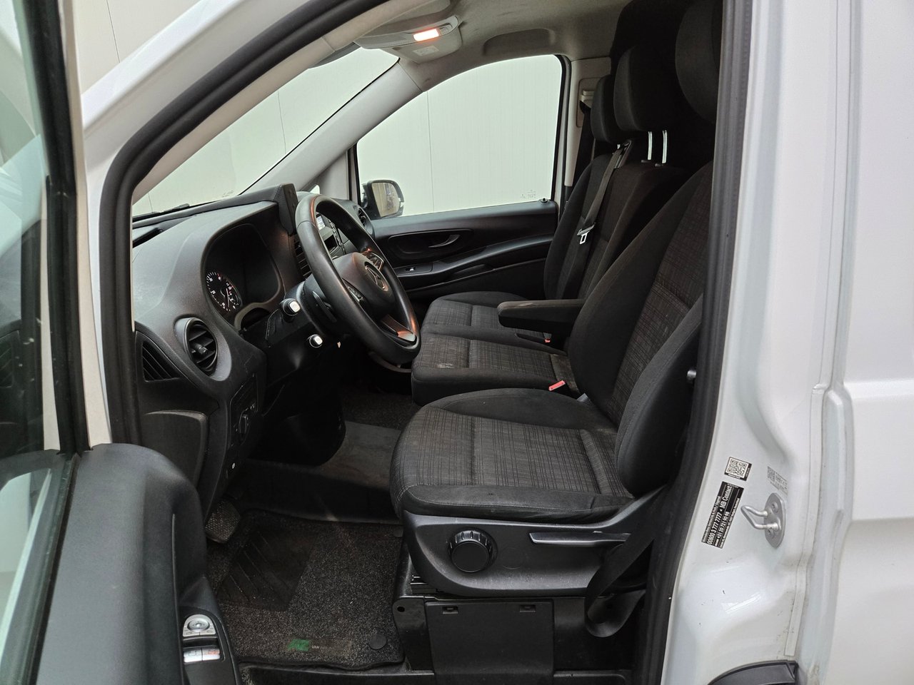 Mercedes-Benz Vito 114 CDI Lang Business Ambition 2018 – foto 6 – kavel bij BAS World Auctions, Veghel