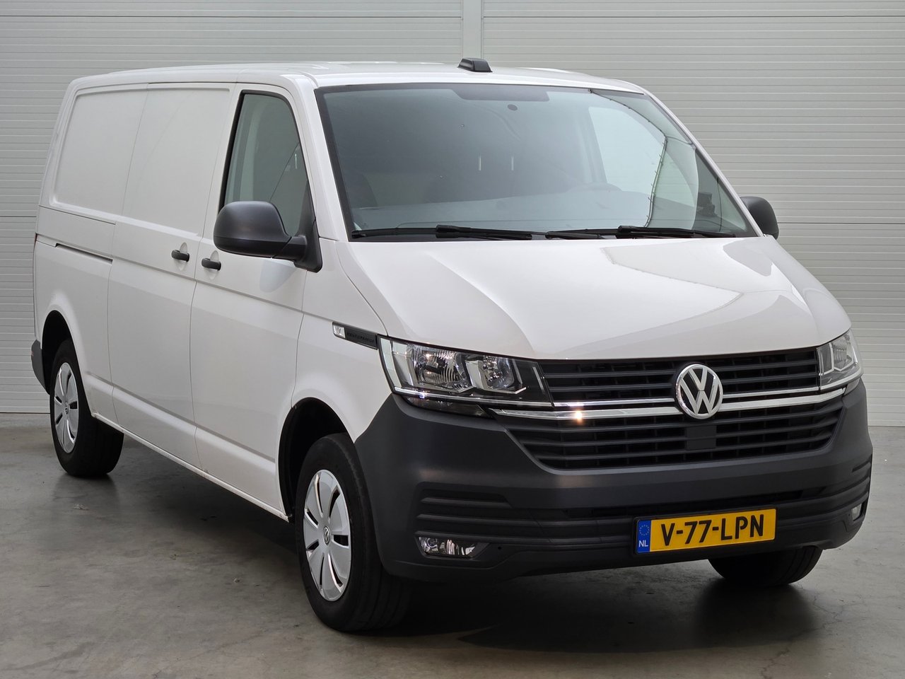 Volkswagen Transporter 2.0 TDI L2H3 28 Highline 2023 – foto 3 – kavel bij BAS World Auctions, Veghel