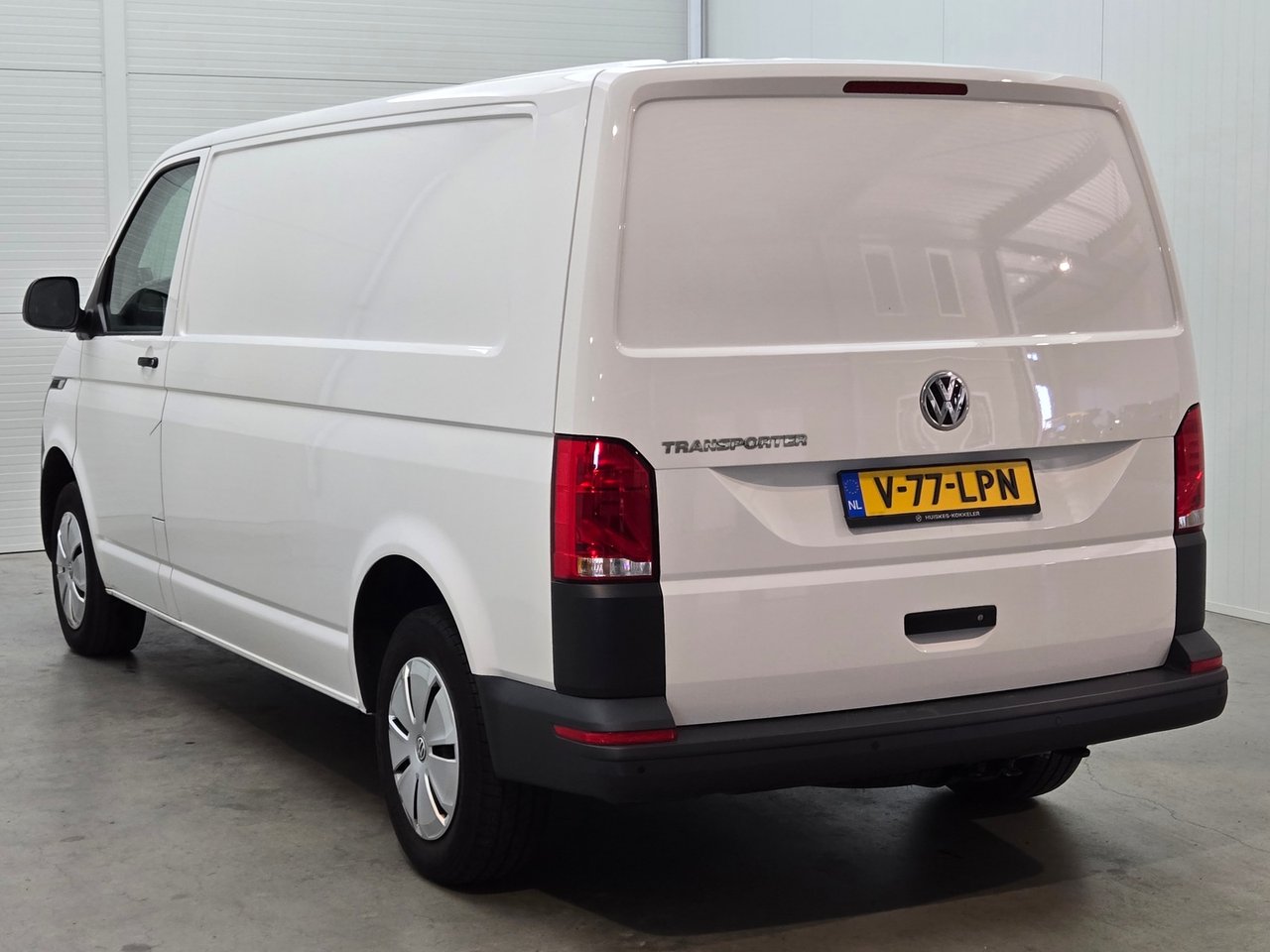 Volkswagen Transporter 2.0 TDI L2H3 28 Highline 2023 – foto 4 – kavel bij BAS World Auctions, Veghel