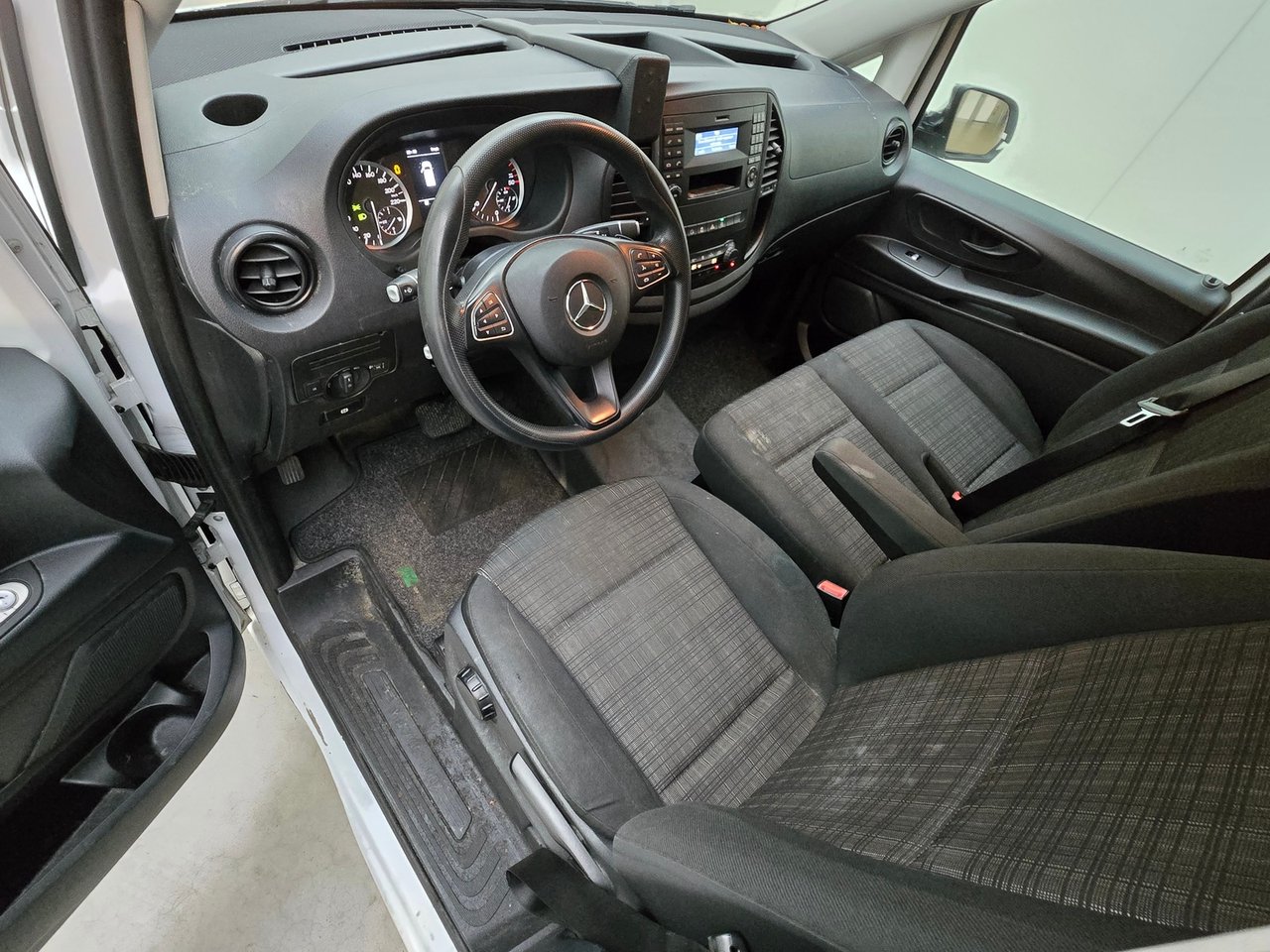 Mercedes-Benz Vito 114 CDI Lang Business Ambition 2018 – foto 8 – kavel bij BAS World Auctions, Veghel