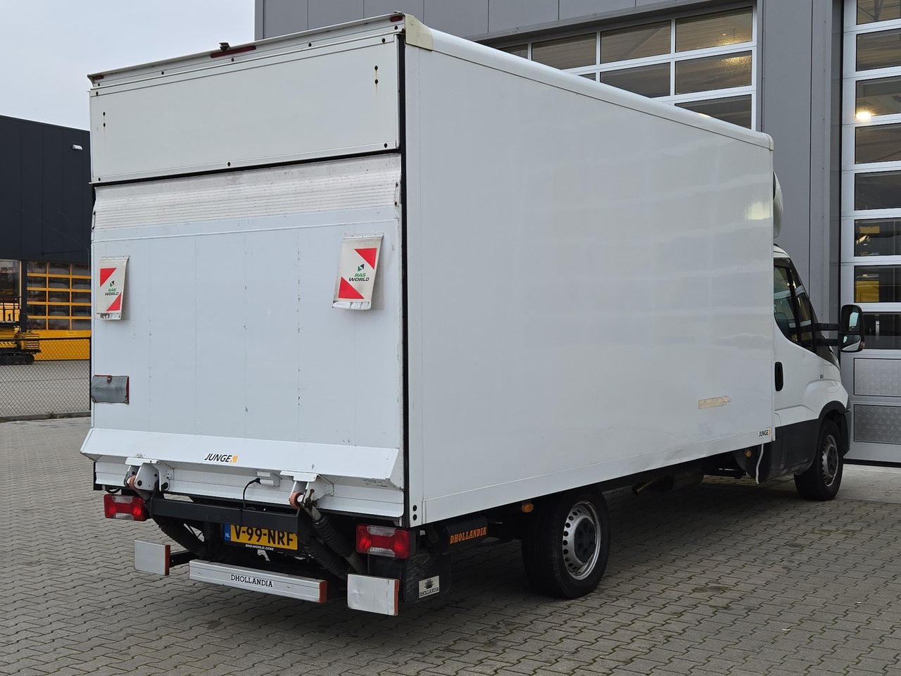 Iveco Daily 35S14 2.3 410 2019 – foto 5 – kavel bij BAS World Auctions, Veghel