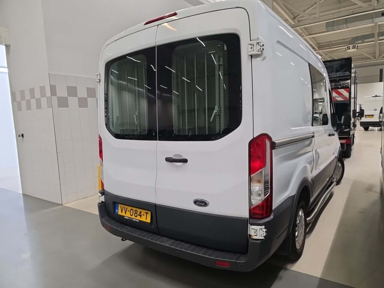 Ford Transit 290 2.2 TDCI L2H2 Tr 2016 Airco/PDC – foto 3 – kavel bij BAS World Auctions, Veghel
