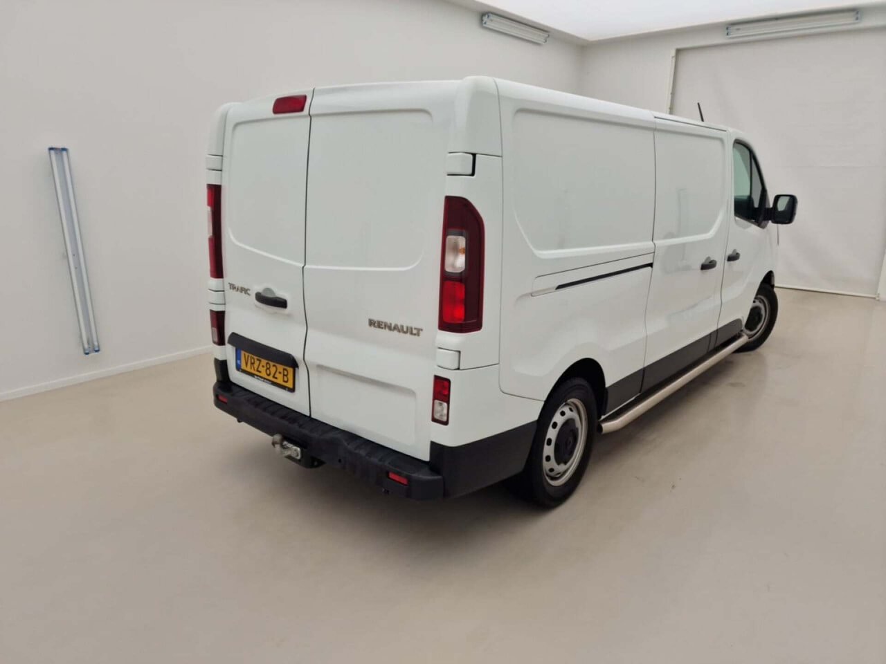 Renault Trafic 2.0 dCi T30 L2H1 Com 2022 Airco/PDC – foto 3 – kavel bij BAS World Auctions, Veghel