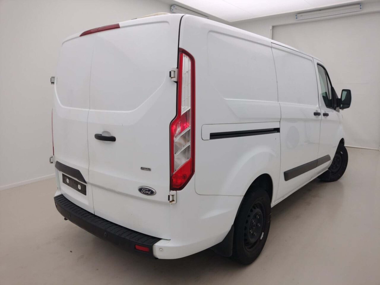 Ford Transit Custom PHEV Trend L2H1 2022 AUT/Airco/NAV/PDC – foto 3 – kavel bij BAS World Auctions, Veghel