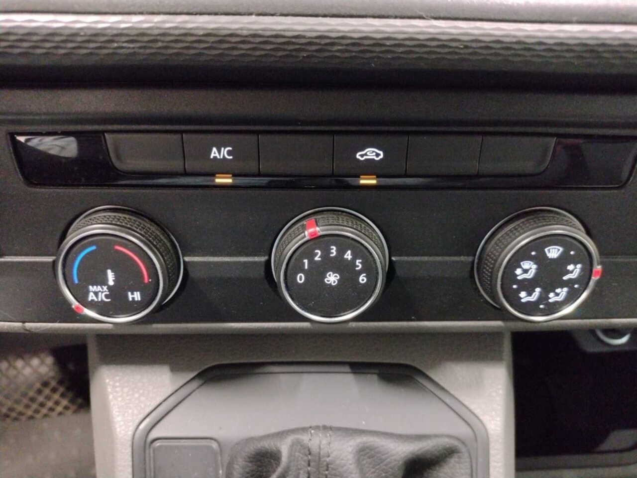 Volkswagen Transporter 2.0 TDI DSG 2021 AUT/Airco/NAV/Leer/PDC – foto 8 – kavel bij BAS World Auctions, Veghel