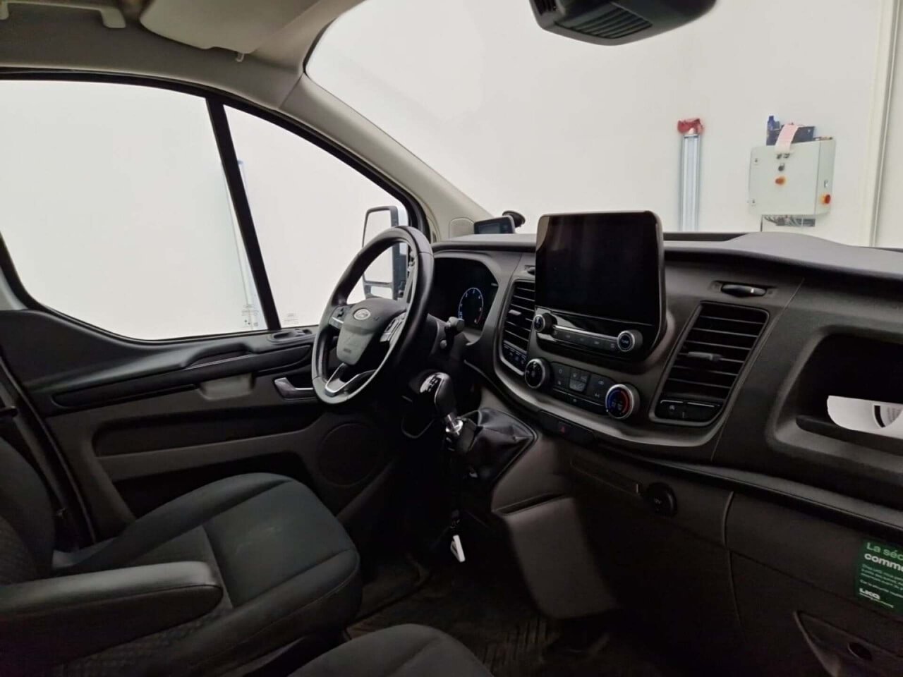 Ford Transit Custom 2.0 TDCi Trend L1H1 2022 Airco/NAV/PDC – foto 4 – kavel bij BAS World Auctions, Veghel