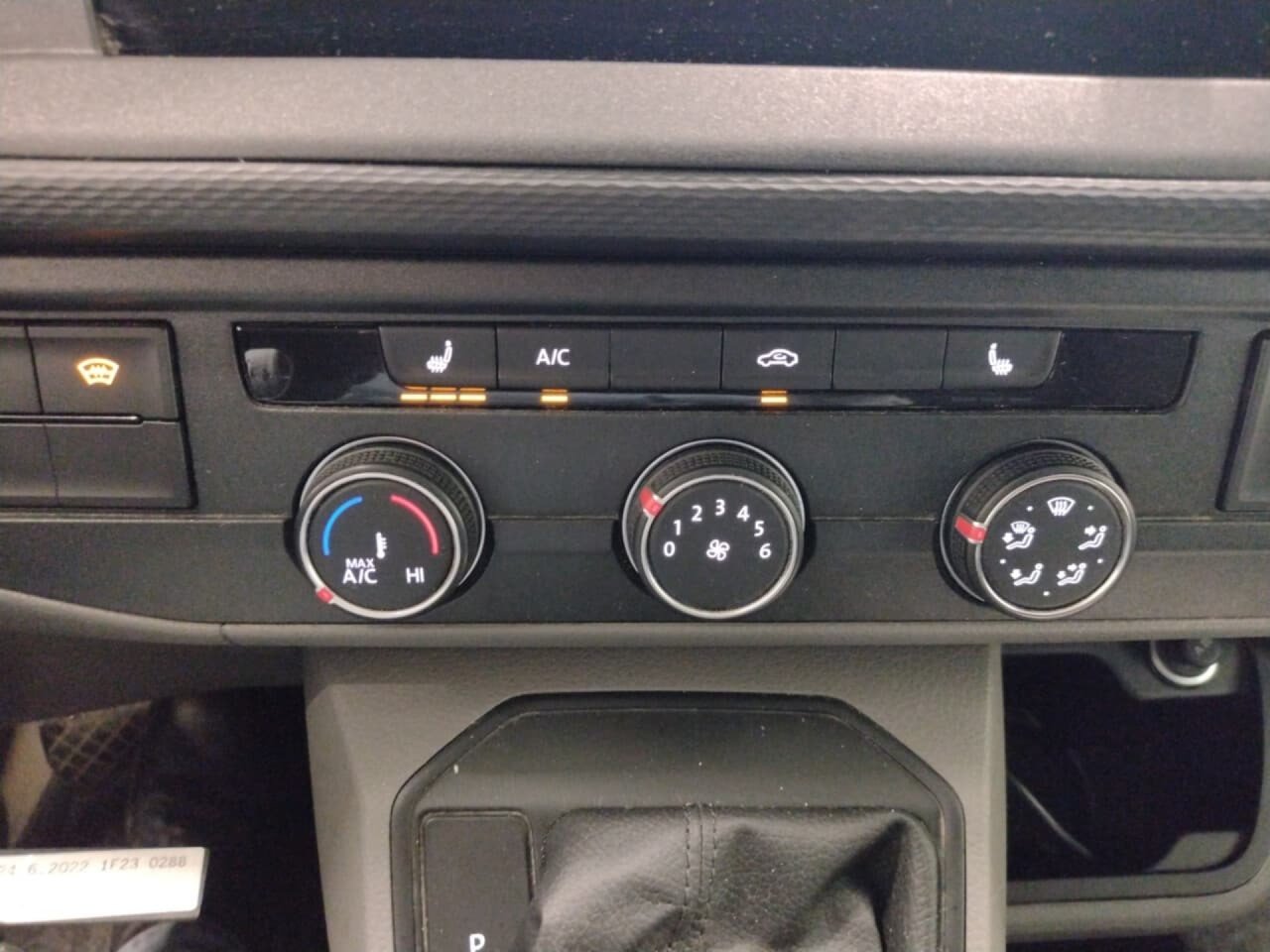 Volkswagen Transporter 2.0 TDI L2H1 2022 AUT/Airco/NAV/PDC – foto 8 – kavel bij BAS World Auctions, Veghel