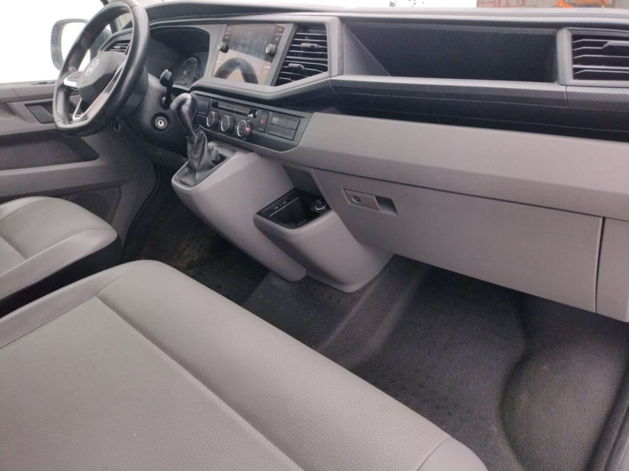 Volkswagen Transporter 2.0 TDI DSG 2021 AUT/Airco/NAV/Leer/PDC – foto 4 – kavel bij BAS World Auctions, Veghel