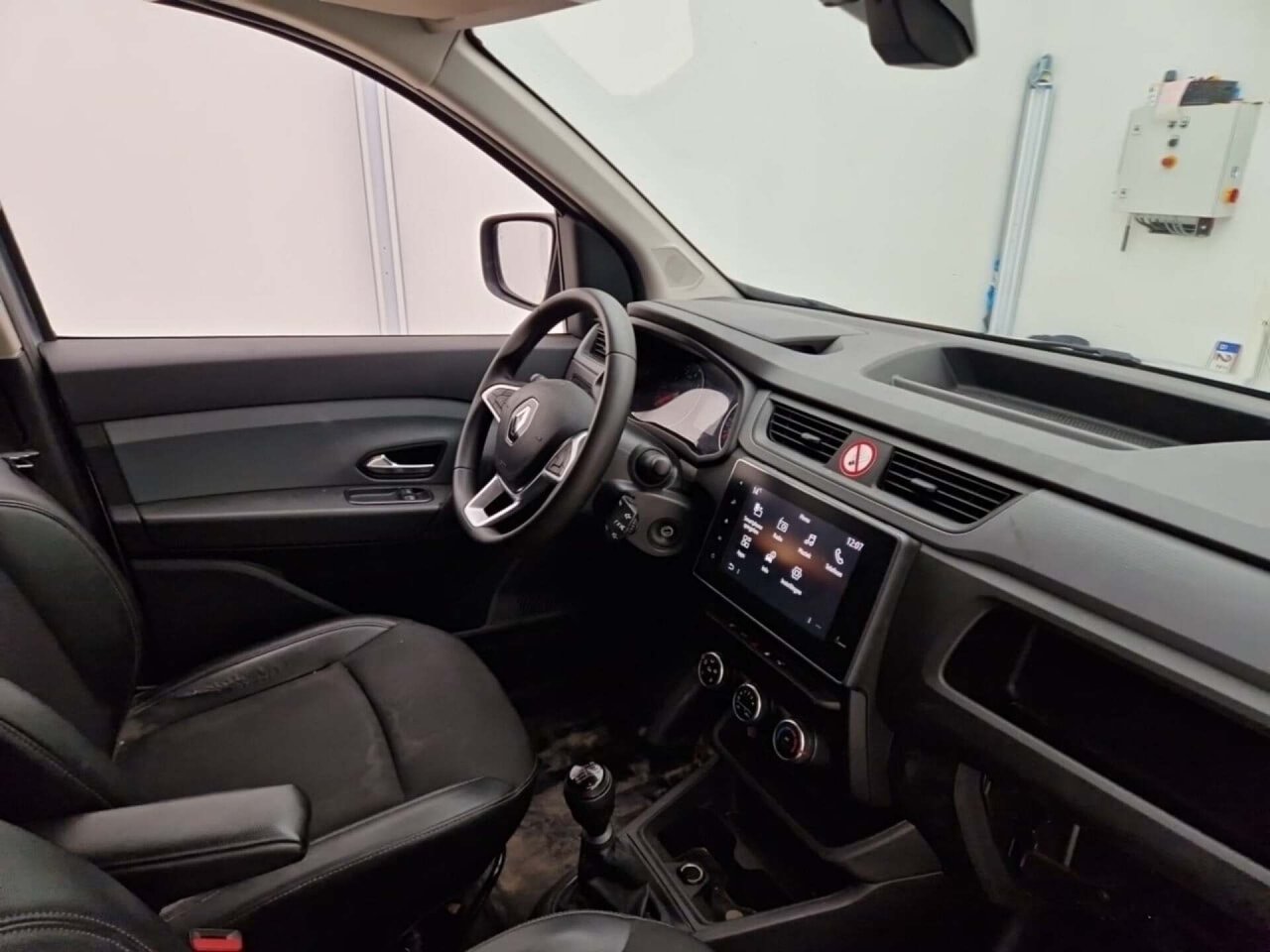 Renault Express 1.5 Blue dCi Confort 2023 Airco/PDC – foto 4 – kavel bij BAS World Auctions, Veghel