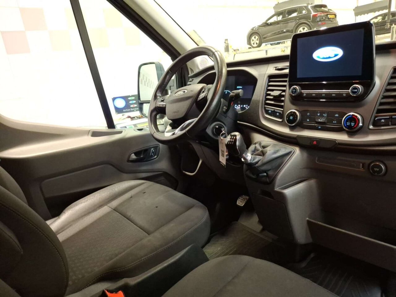 Ford Transit 2.0 TD Trend 2021 Airco/NAV/dubbel lucht/bakwagen/laadklep – foto 4 – kavel bij BAS World Auctions, Veghel