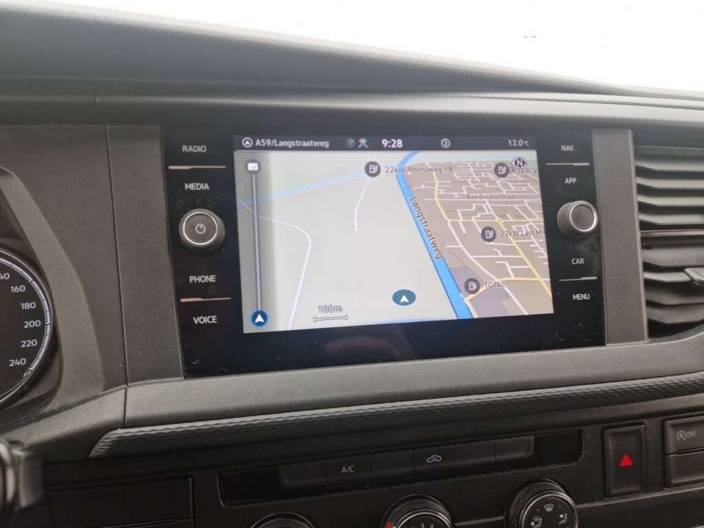Volkswagen Transporter 2.0 TDI L2H1 2022 Airco/NAV/PDC – foto 9 – kavel bij BAS World Auctions, Veghel