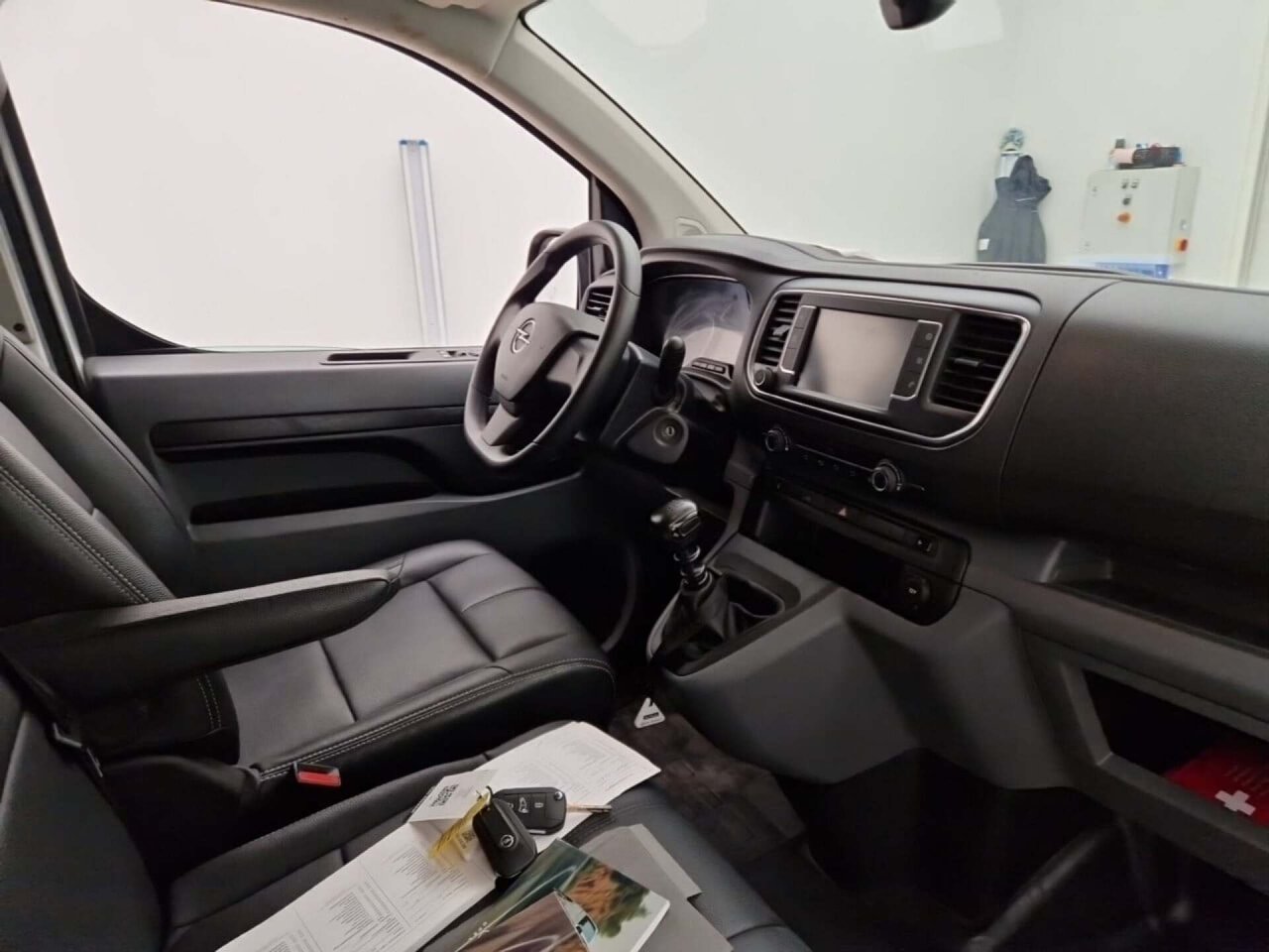 Opel Vivaro 2.0 L3H1 Turbo D S/S Edition 2022 Airco/Leer – foto 4 – kavel bij BAS World Auctions, Veghel