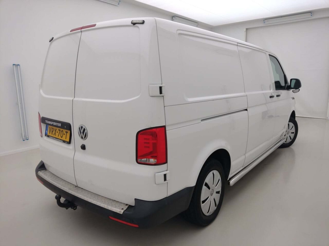 Volkswagen Transporter 2.0 TDI L2H1 2022 AUT/Airco/NAV/PDC – foto 3 – kavel bij BAS World Auctions, Veghel
