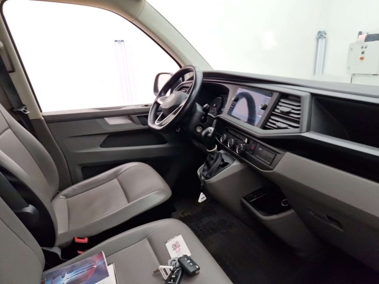 Volkswagen Transporter 2.0 TDI DSG 2021 AUT/Airco/NAV/Leer/PDC – foto 4 – kavel bij BAS World Auctions, Veghel