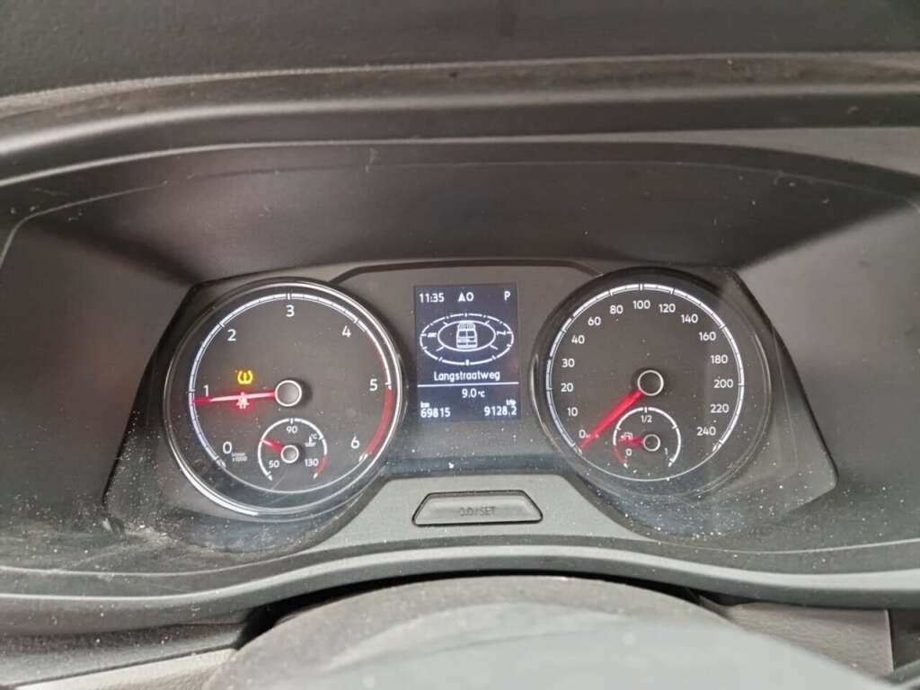 Volkswagen Transporter 2.0 TDI L2H1 2023 AUT/Airco/NAV/LMV/PDC – foto 8 – kavel bij BAS World Auctions, Veghel