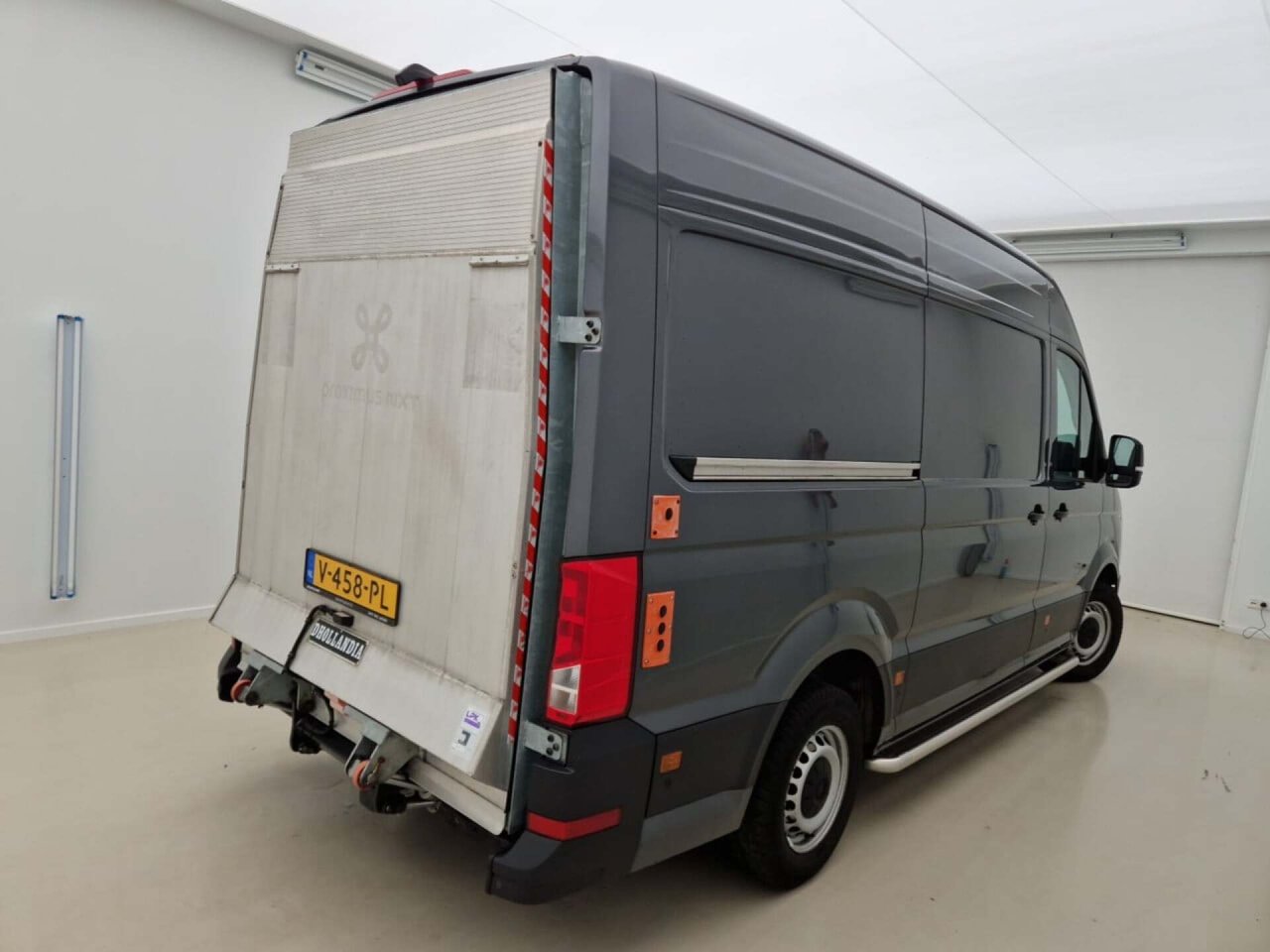 Volkswagen Crafter 35 2.0 TDI L3H2 DSG 2018 AUT/Airco/NAV/PDC – foto 3 – kavel bij BAS World Auctions, Veghel