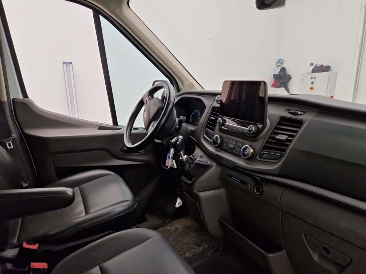 Ford Transit 2.0 350L L3H2 TD Trend DC 2021 Airco/NAV/Leer/PDC – foto 4 – kavel bij BAS World Auctions, Veghel
