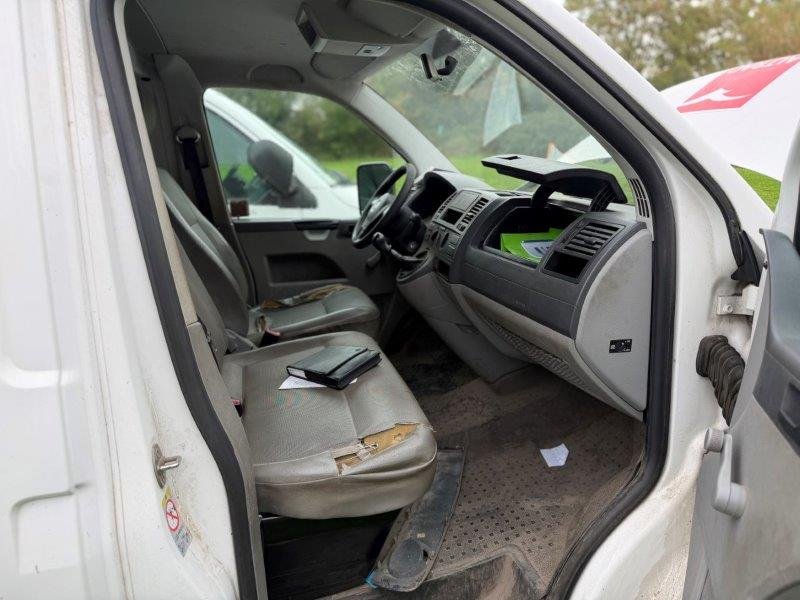 Volkswagen T5 Transporter Pritsche – foto 5 – kavel bij BAS World Auctions, Veghel