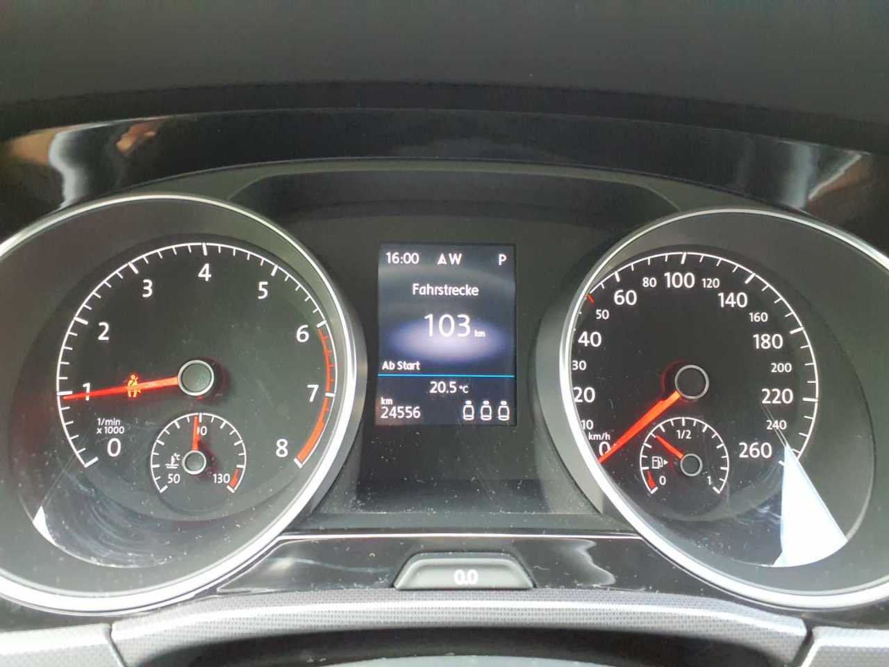 Volkswagen Touran (5T1)(04.2015->2026) DE - Van5 1.5 TSI Start-Stopp EU6d, Highline OPF, 2020 - 2024 – foto 8 – kavel bij BAS World Auctions, Veghel