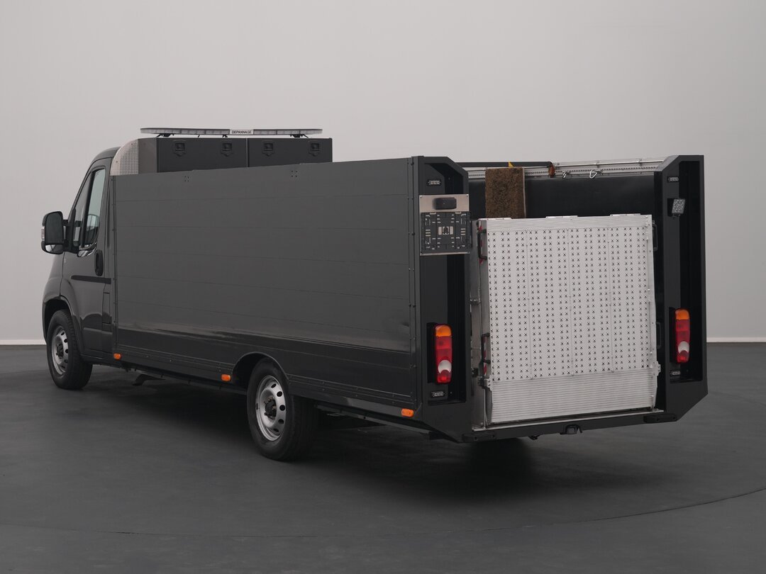 Fiat Ducato 140pk Car transporter van 457cm XL Automaat Lier Open Box Scooter / Fietstransport Laadbrug Pickup Airco Camera Euro6 Transport – foto 5 – kavel bij BAS World Auctions,