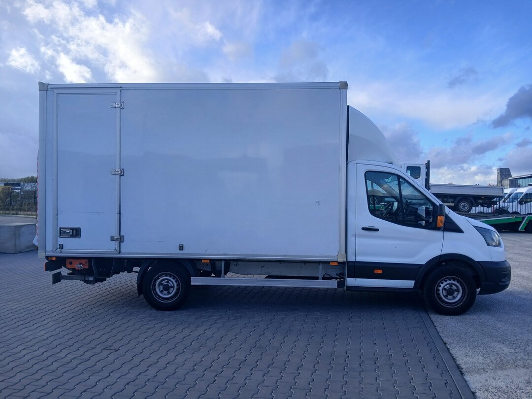 Ford Transit Closed Box Taillift 130pk 2021 – foto 2 – kavel bij BAS World Auctions, Veghel